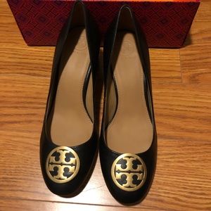 Tory Burch Chelsea pump size 10
